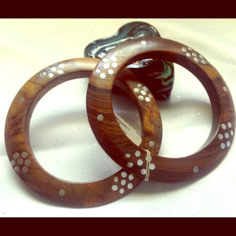 American Eagle Outfitters Wooden Bangle Set